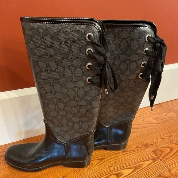 Authentic Coach Gray/Black Signature Outline “Tristee” Rain Boots - Picture 3 of 12